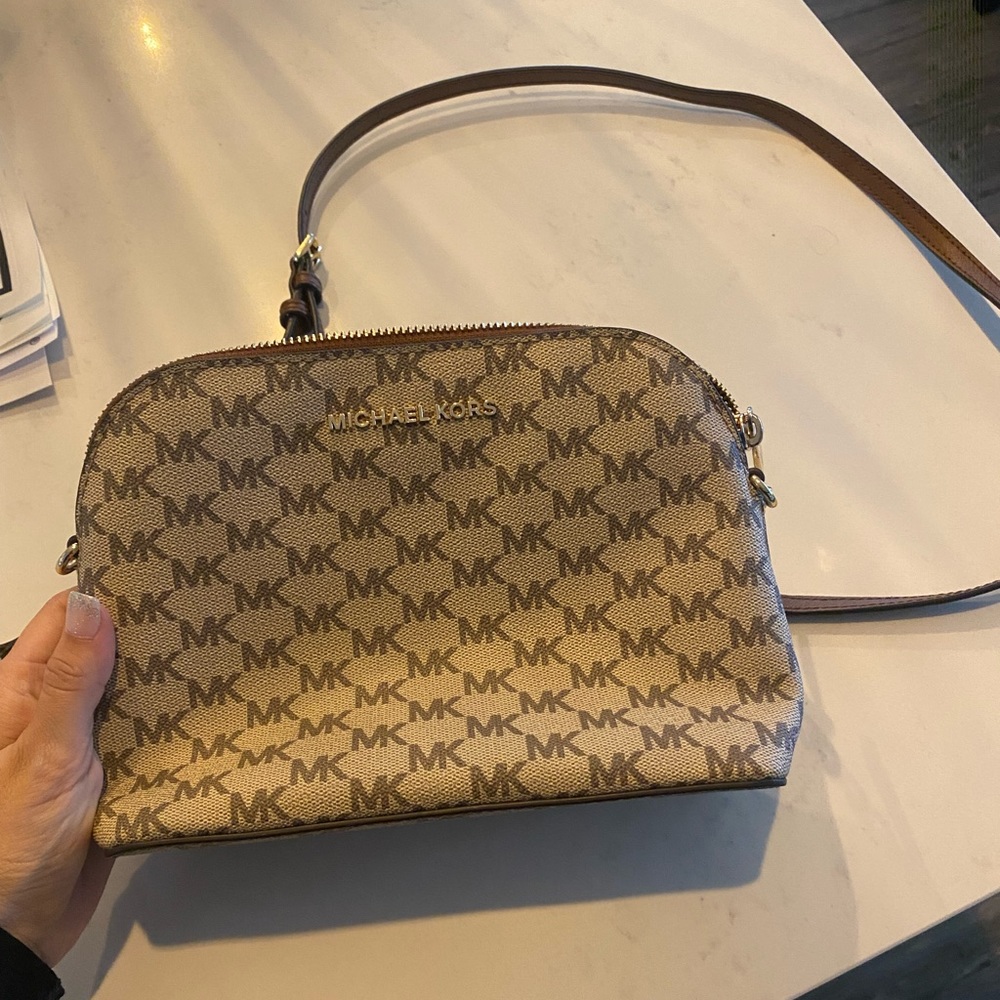 Micheal Kors purse